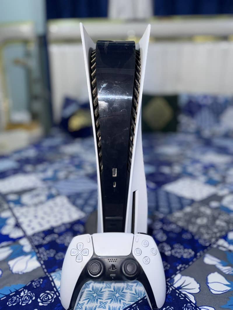 PS5 + 2 CONTROLLER 3