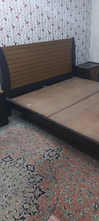 Queen Size Bed Set sale Very Good Condition