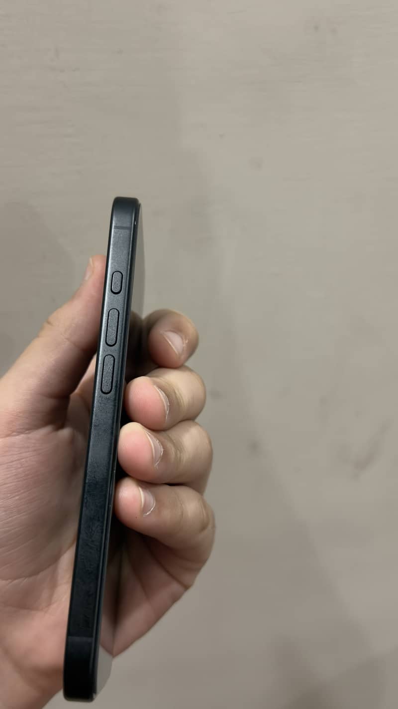 Apple iPhone 16 1