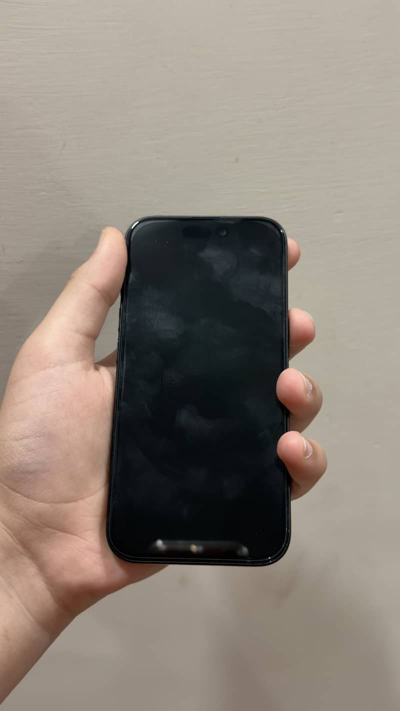 Apple iPhone 16 6