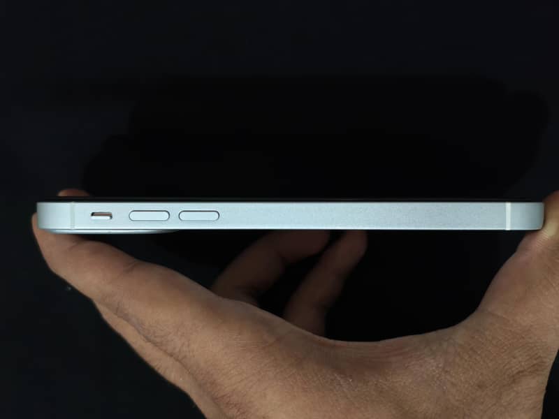 Apple iPhone XS 4