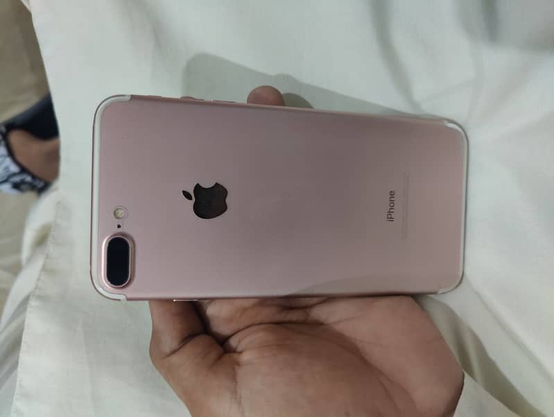 Apple iPhone 7 Plus 0