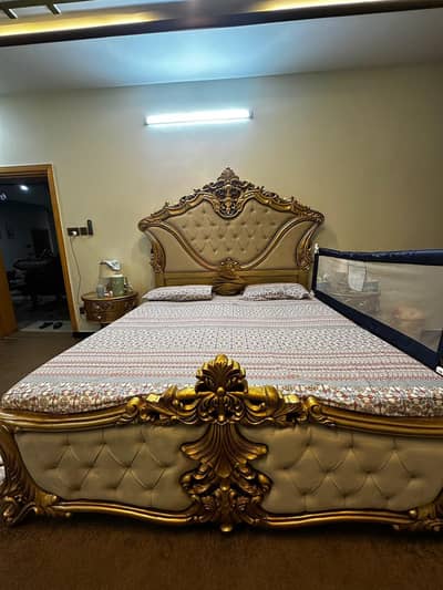 Luxury Royal Carved Wooden King Size Bedroom Set – Complete Used Set