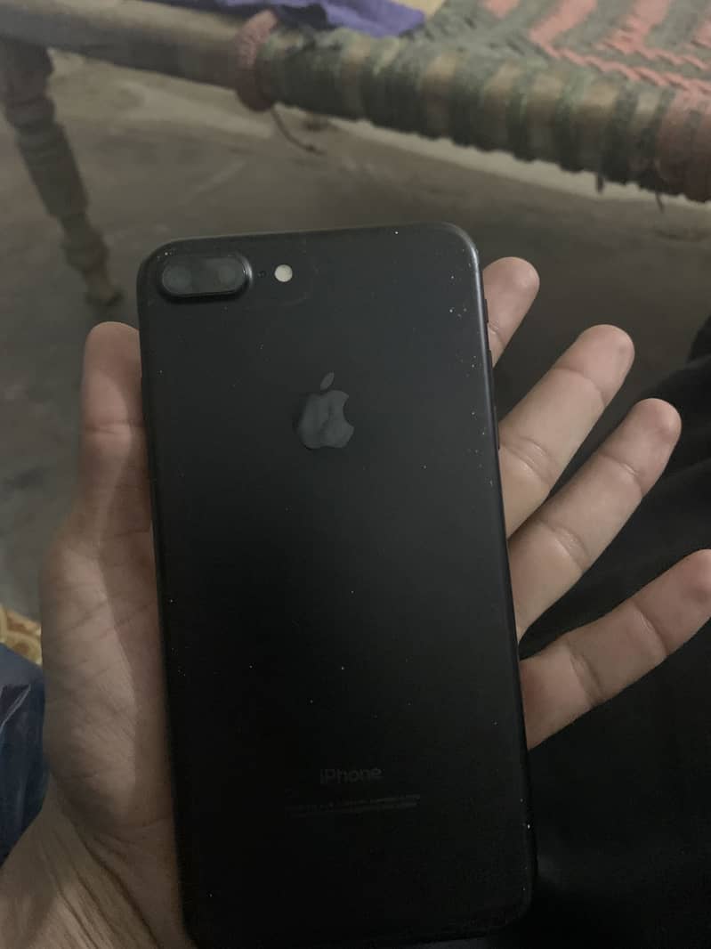 Apple iPhone 7 Plus 1