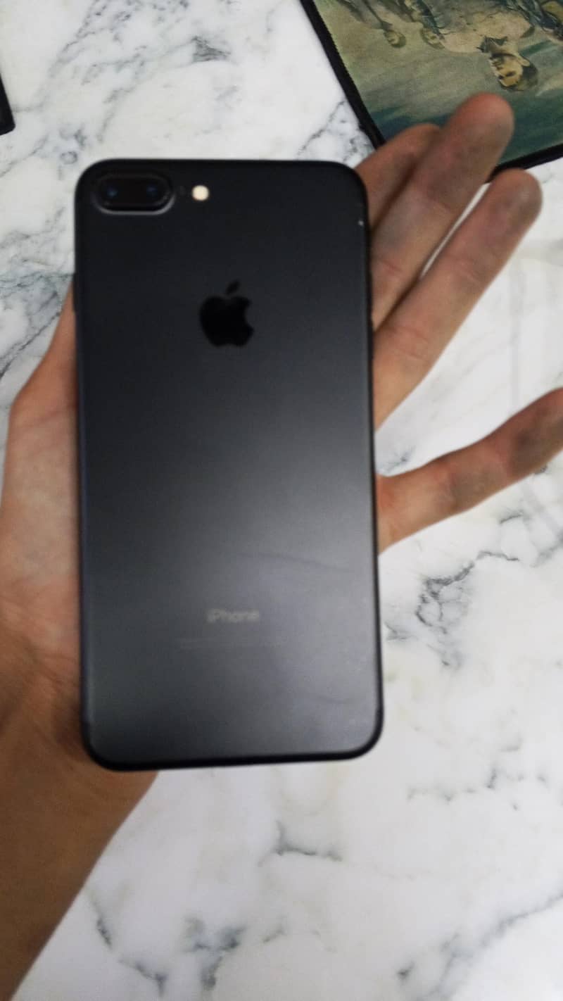 Apple iPhone 7 Plus 0