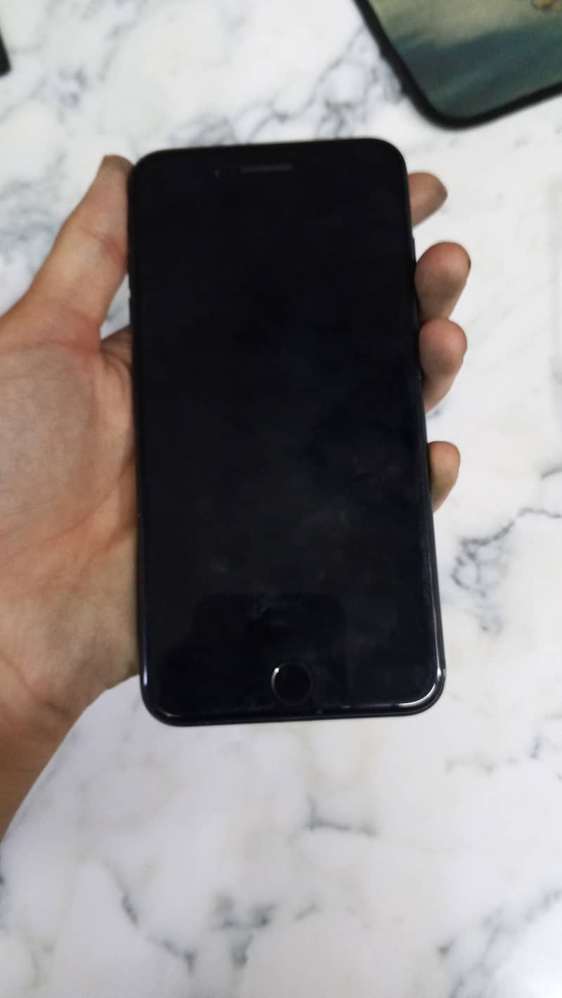 Apple iPhone 7 Plus 1