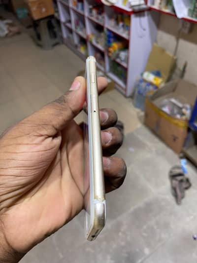 Apple iPhone 7