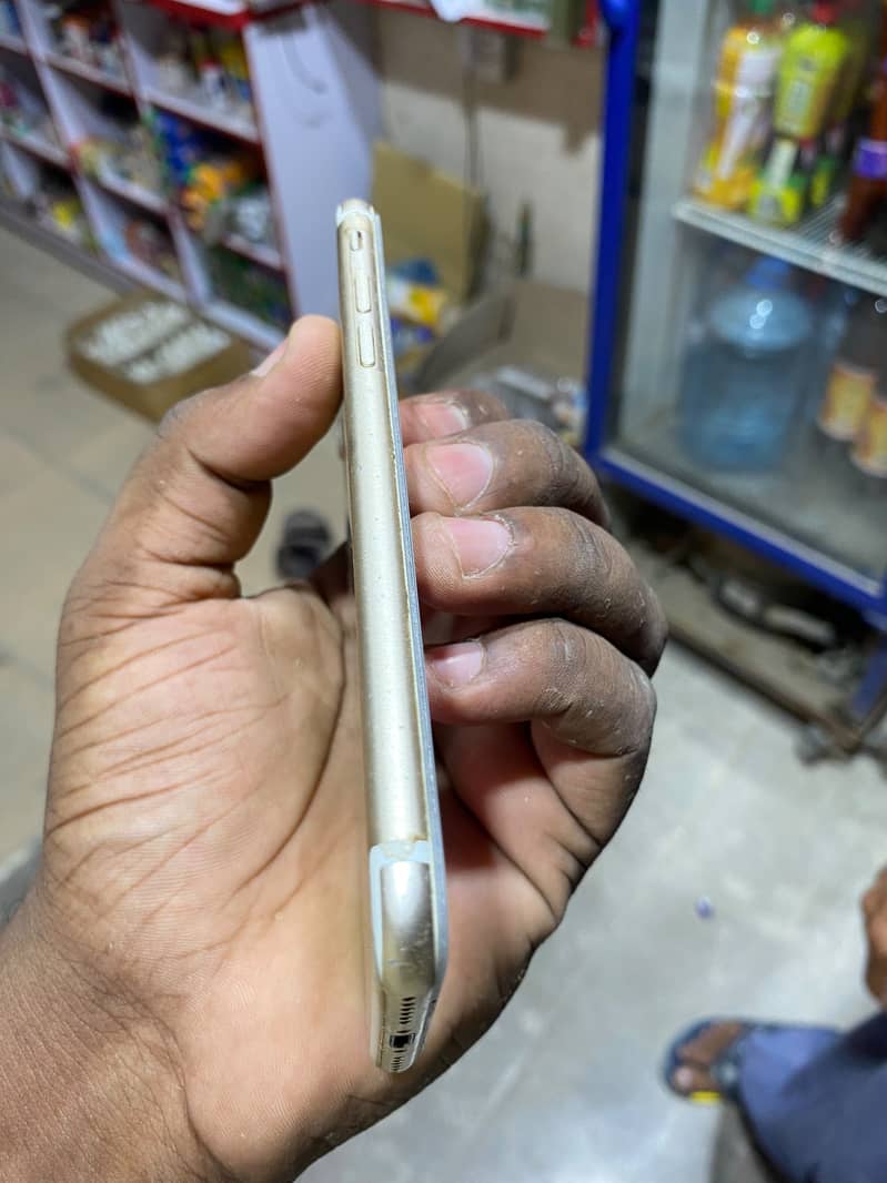Apple iPhone 7 5