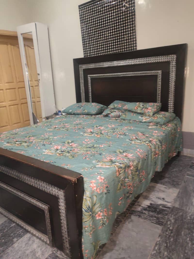 Double bed 0