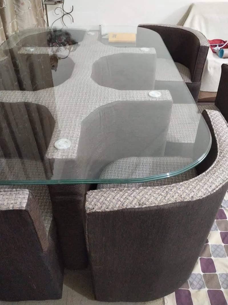 Dining Table 0