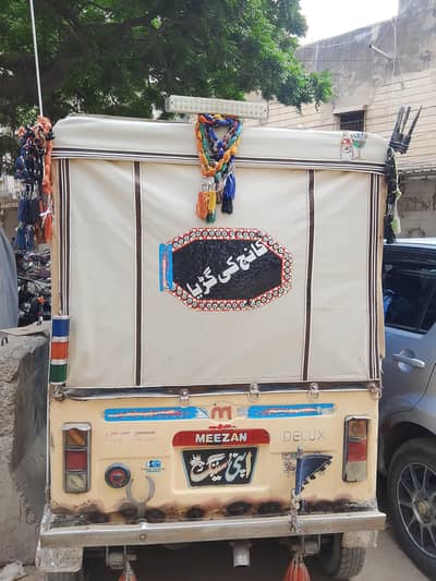 gari ki body me kaam he enjen bilkul ok he 03182141805