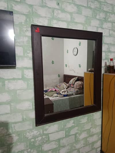 dressing mirror