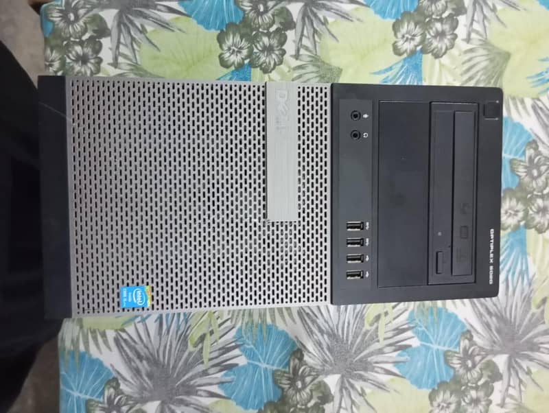dell brand computer  4