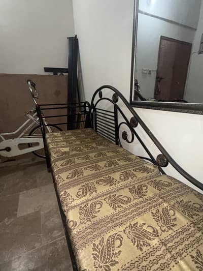 5 Seater Iron Sofa Seat with seats