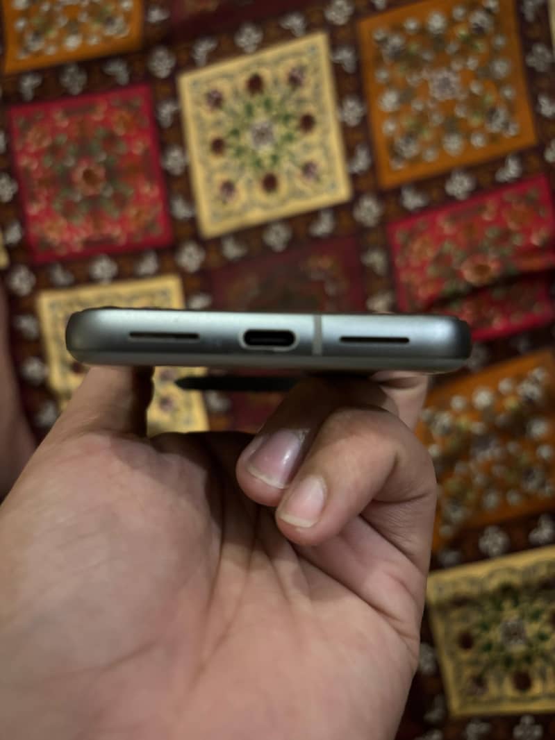 Google Pixel 8 2