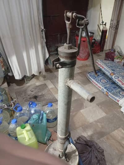 Heavy Duty Manual Hand Water Pump – Good Condition