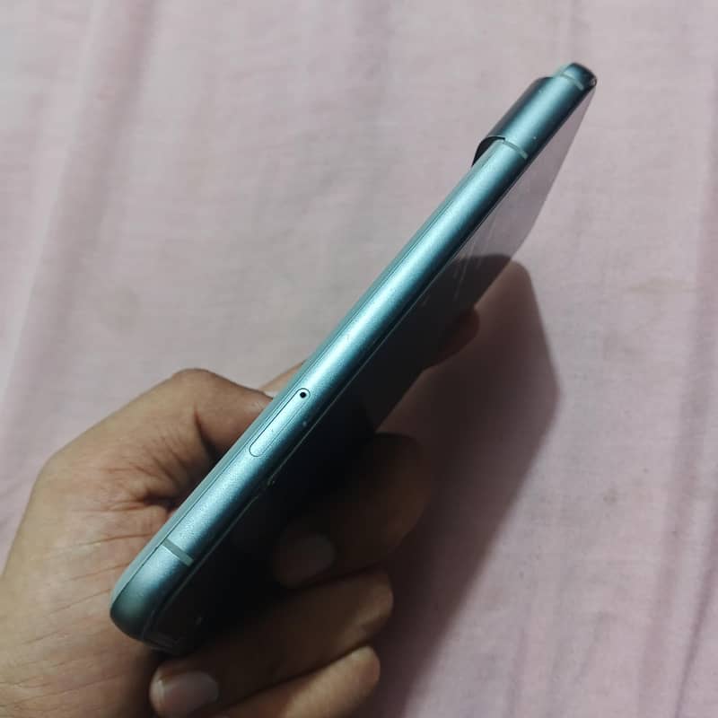Google Pixel 8 4