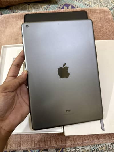 iPad 9th Gen Complete Box