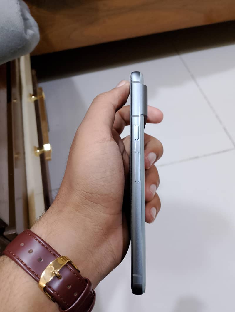 Google Pixel 8 2