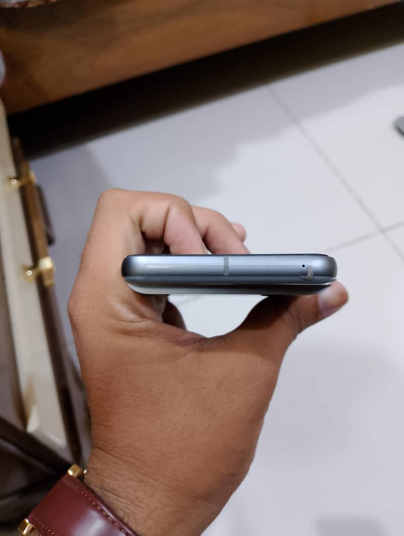 Google Pixel 8 5