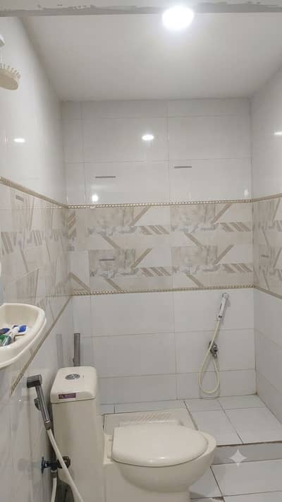 7.5 Marla Double-Unit Rented House For Sale in Gujranwala