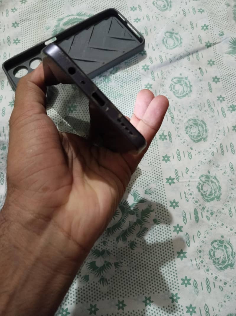 Realme Note 60 4