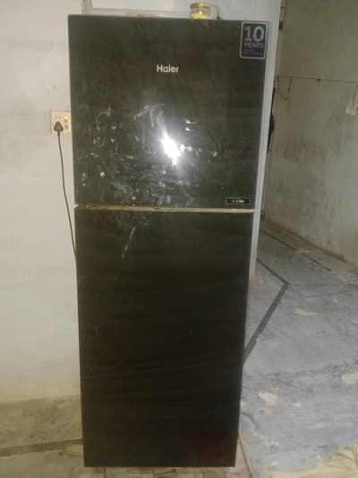 haier freezer bohat achi halat me hy ok hy warnty me hy
