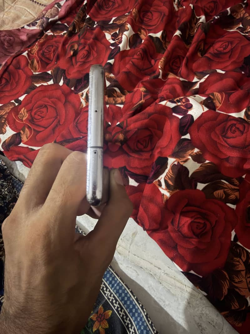 Samsung Mobile S10 Plus 1