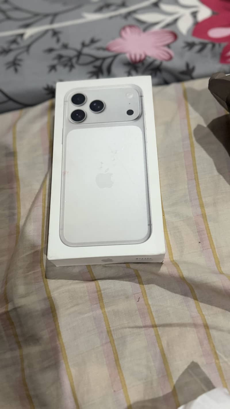 Apple iPhone 17 Pro Max - Box pack 0
