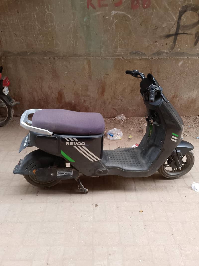 scooty 1