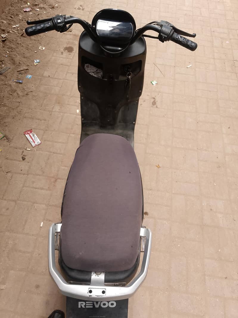 scooty 2