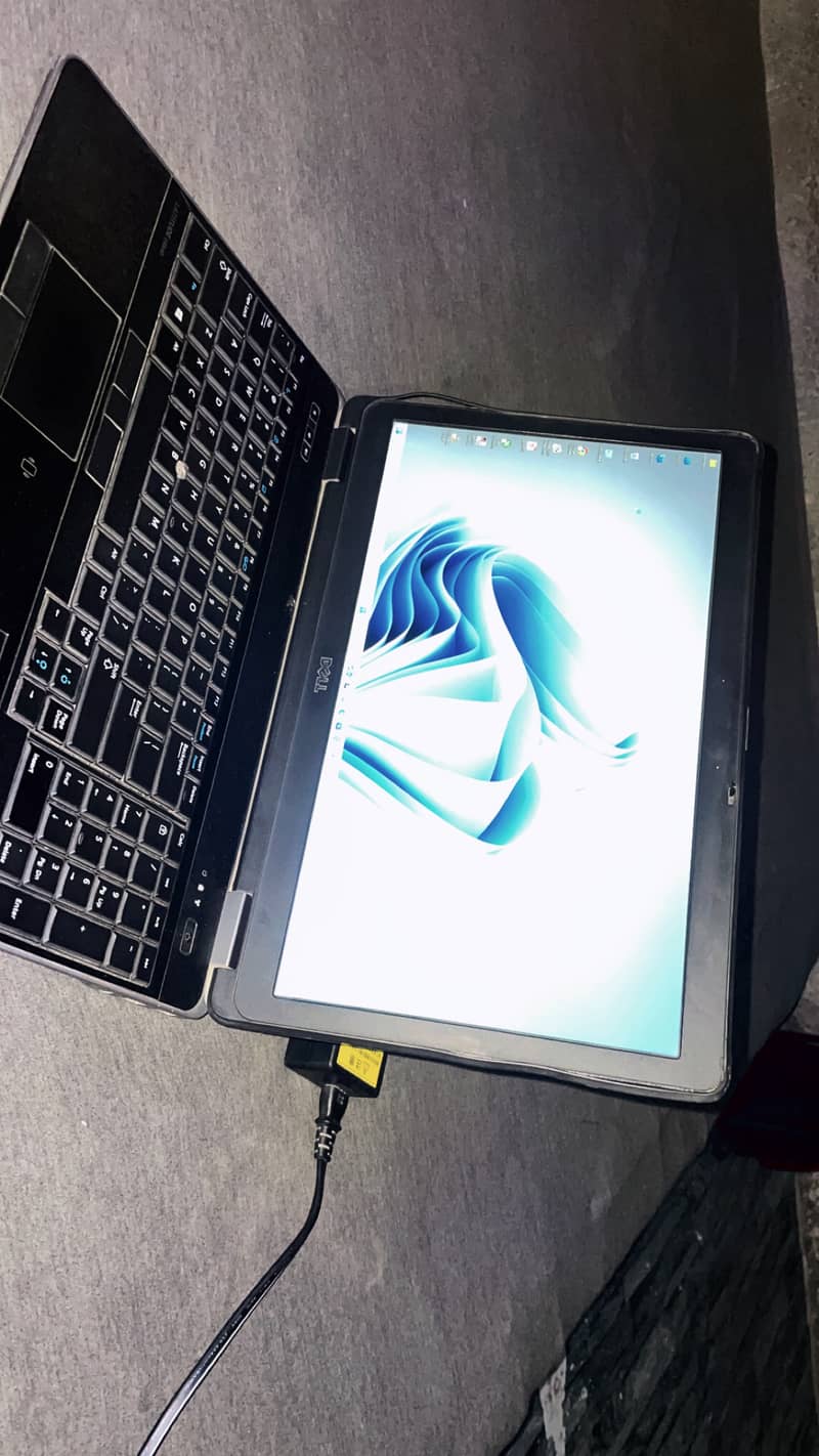 Dell Latitude E6540 4