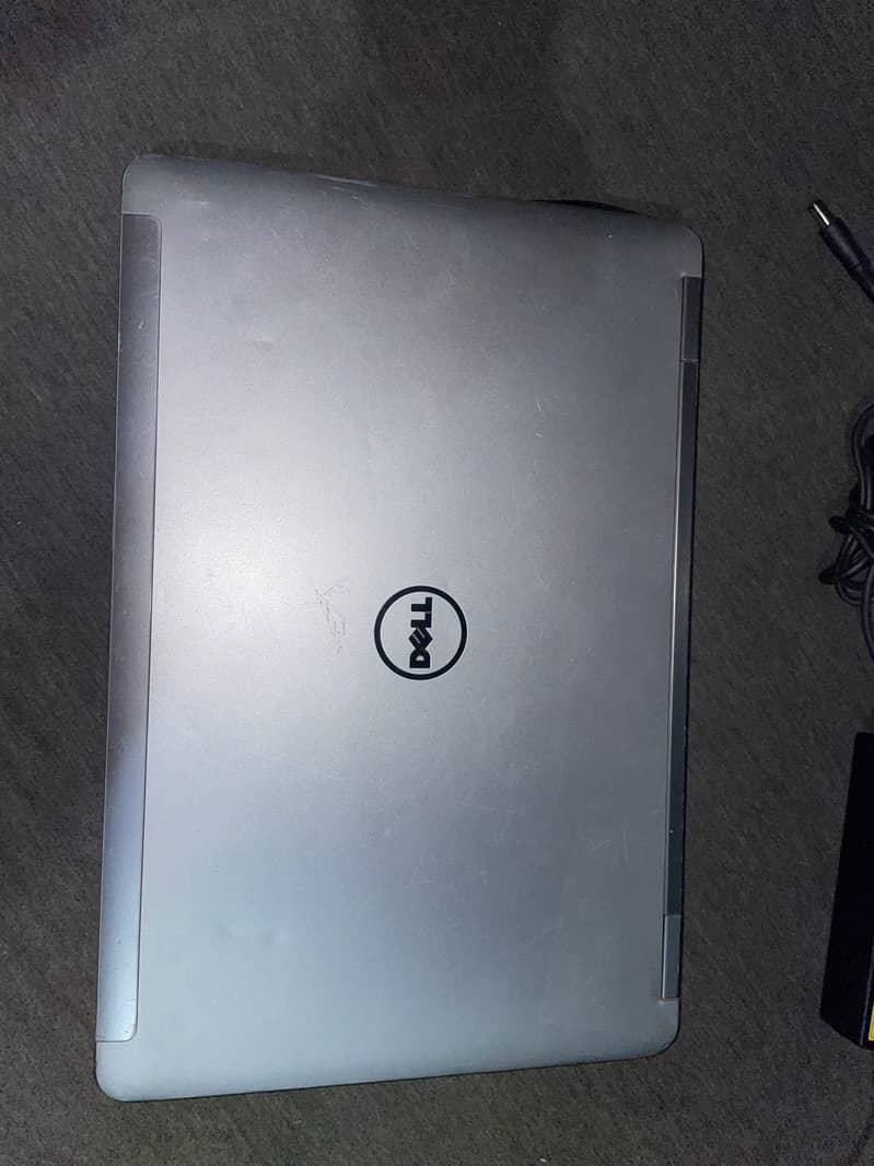 Dell Latitude E6540 5