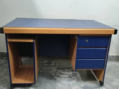 Office Desks or Study Tables