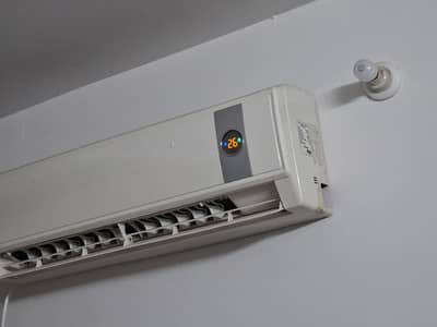 GREE 1.5 TON SPLICT AC. NON INVERTER
