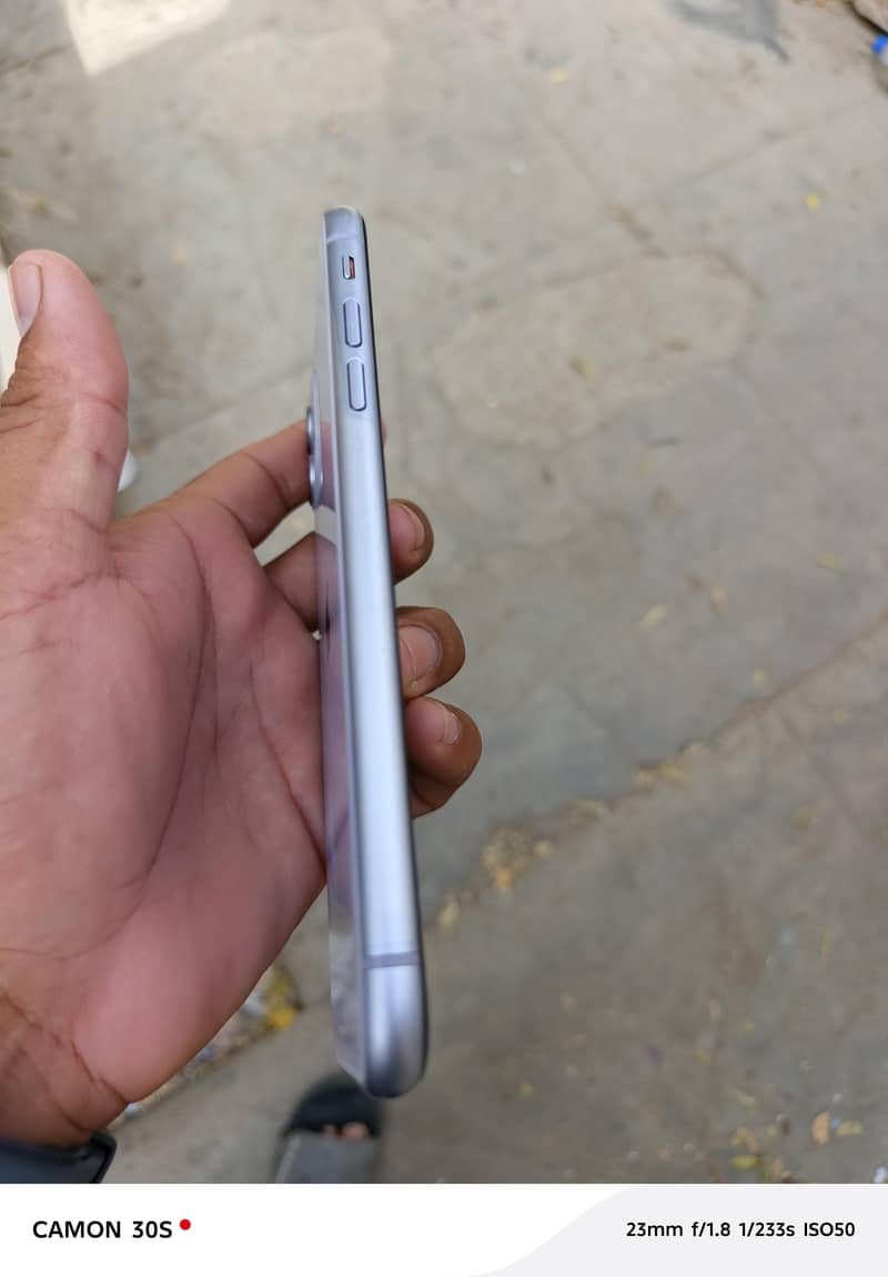 Apple iPhone 11 2