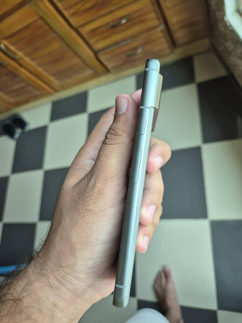 Google Pixel 8 3
