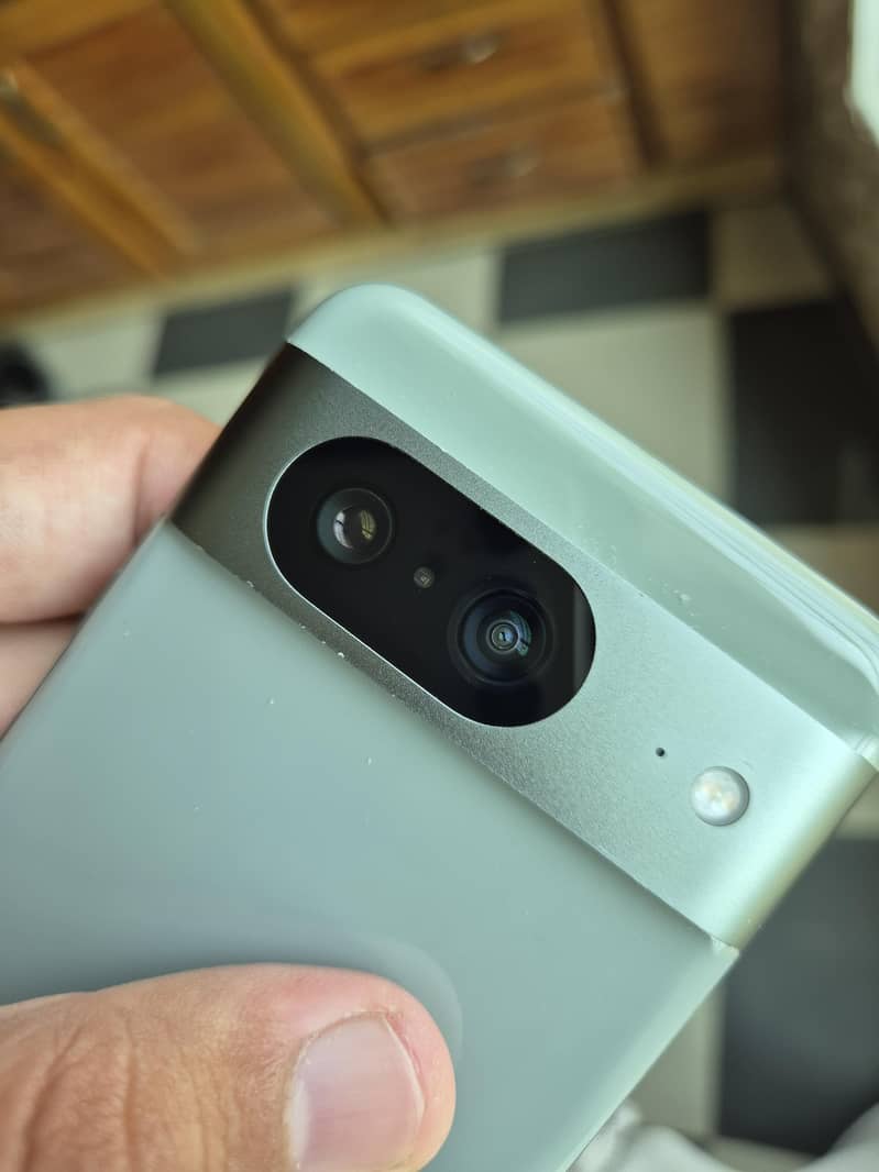 Google Pixel 8 6