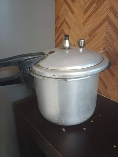 pressure cooker