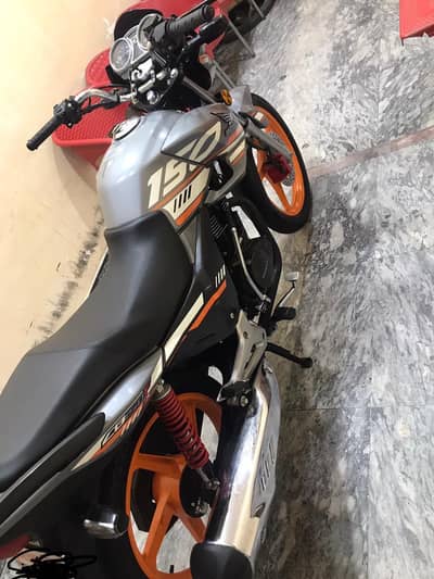 Honda CB 150F 2025
