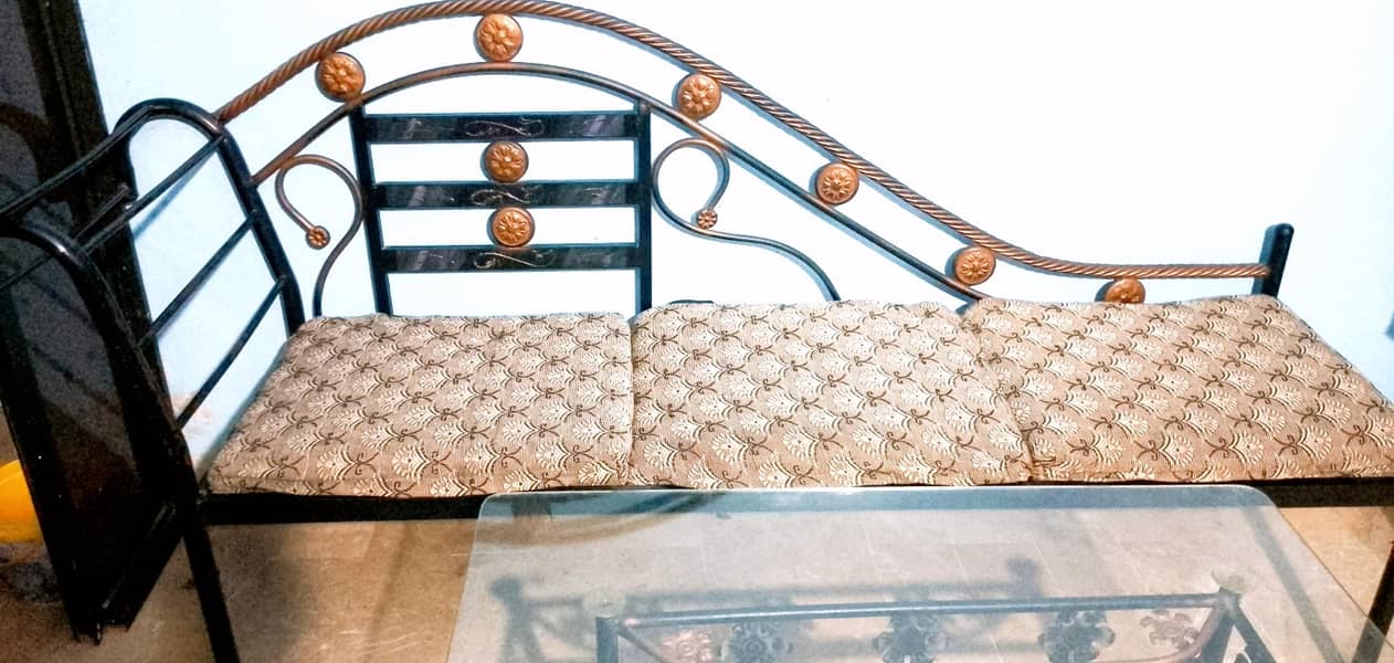 3 seater sofa 0