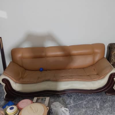 urgent 6 seaters sofa set for sale