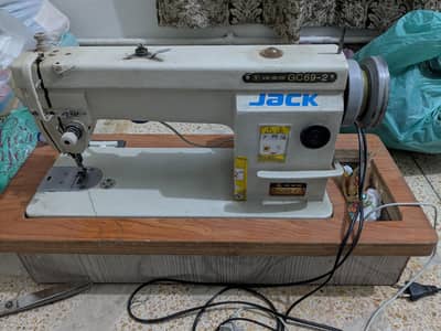 Jack Sewing Machine slightly used, soundless, just one month used