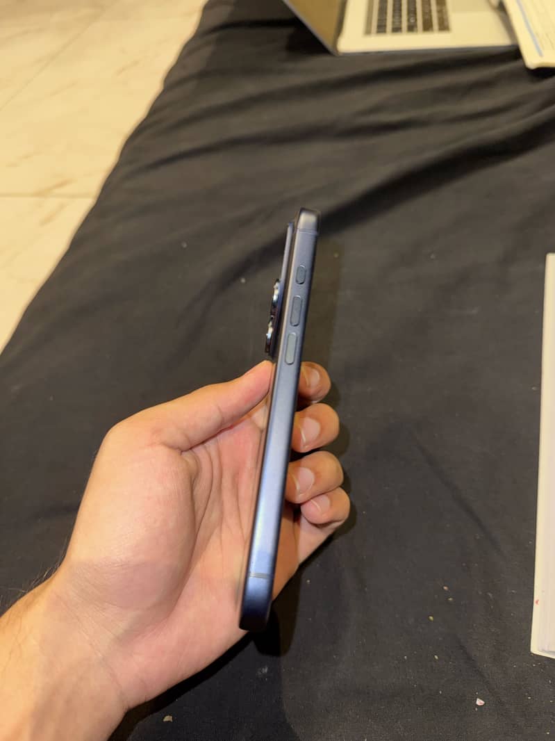 iPhone 17 Pro 4