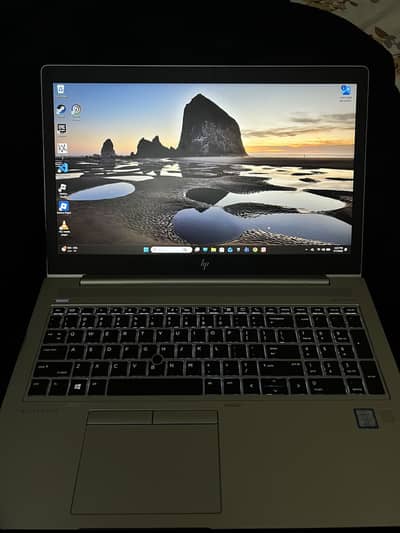 Ho elitebook new logo ci7 8 gen 2gb card amd