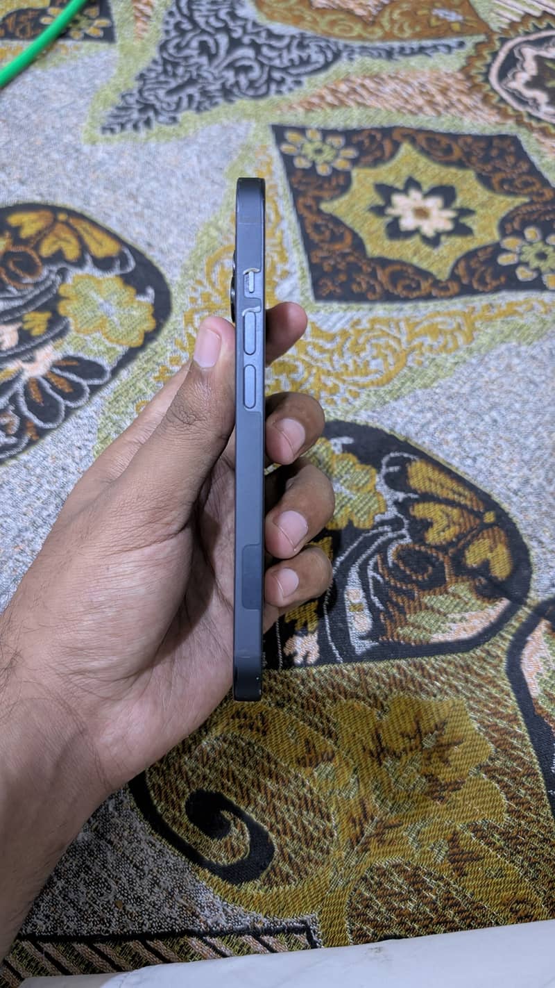 Apple iPhone 14 4