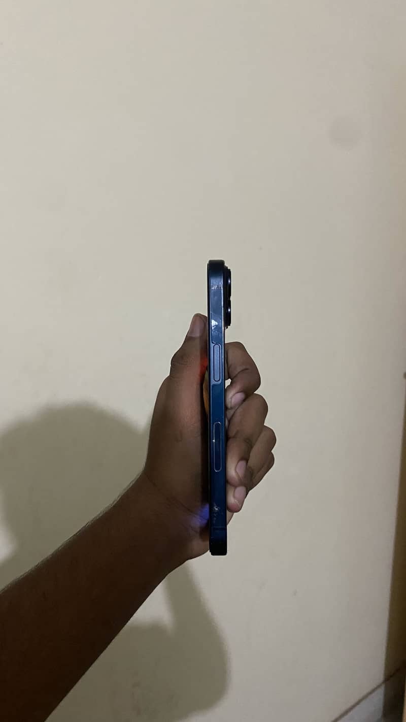 Apple iPhone 14 new. With sim time 14