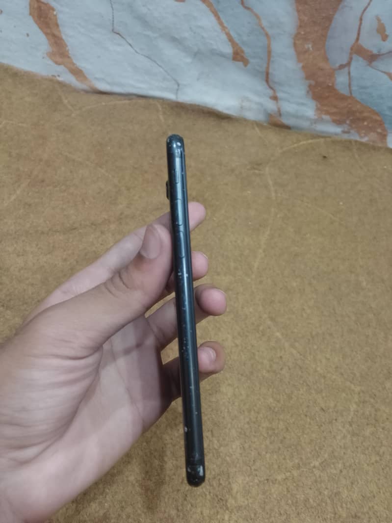 Apple iPhone 7 1
