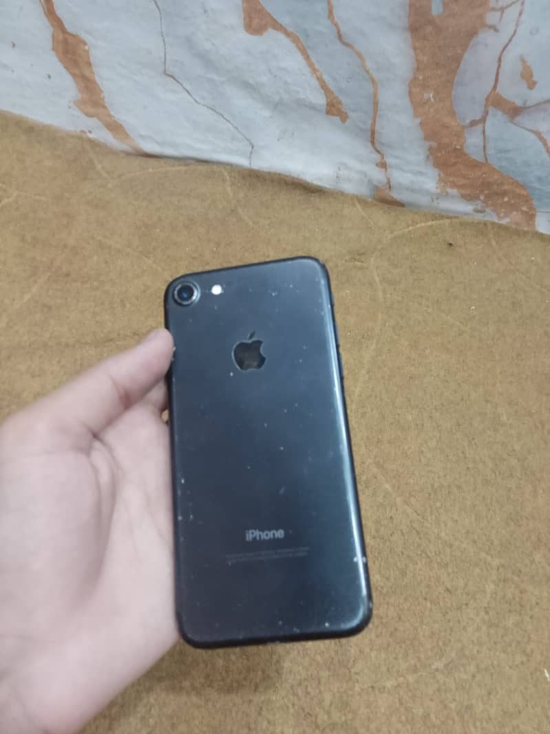 Apple iPhone 7 3