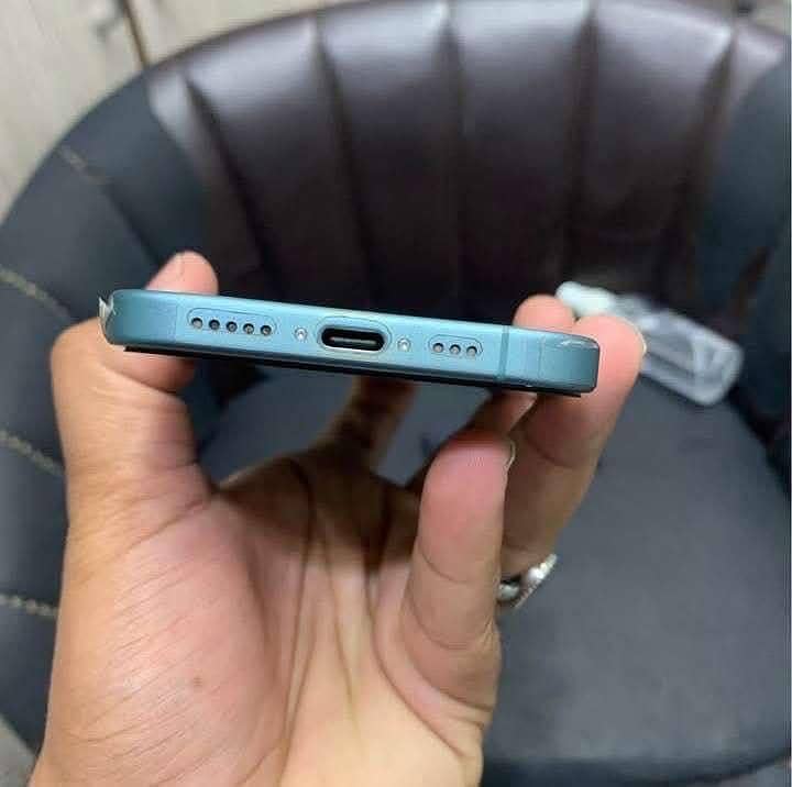 Apple iPhone 16 2